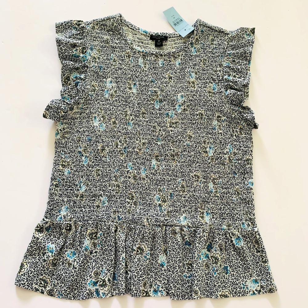 NWT Ann Taylor Smocked Peplum Flutter Sleeve Top PM fits like S 0 2 4 Floral